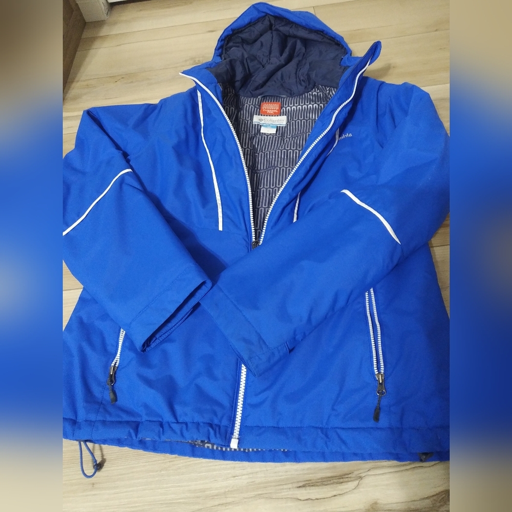Womens Blue Thermal Coil Columbia Jacket with White Accents, Size Medium